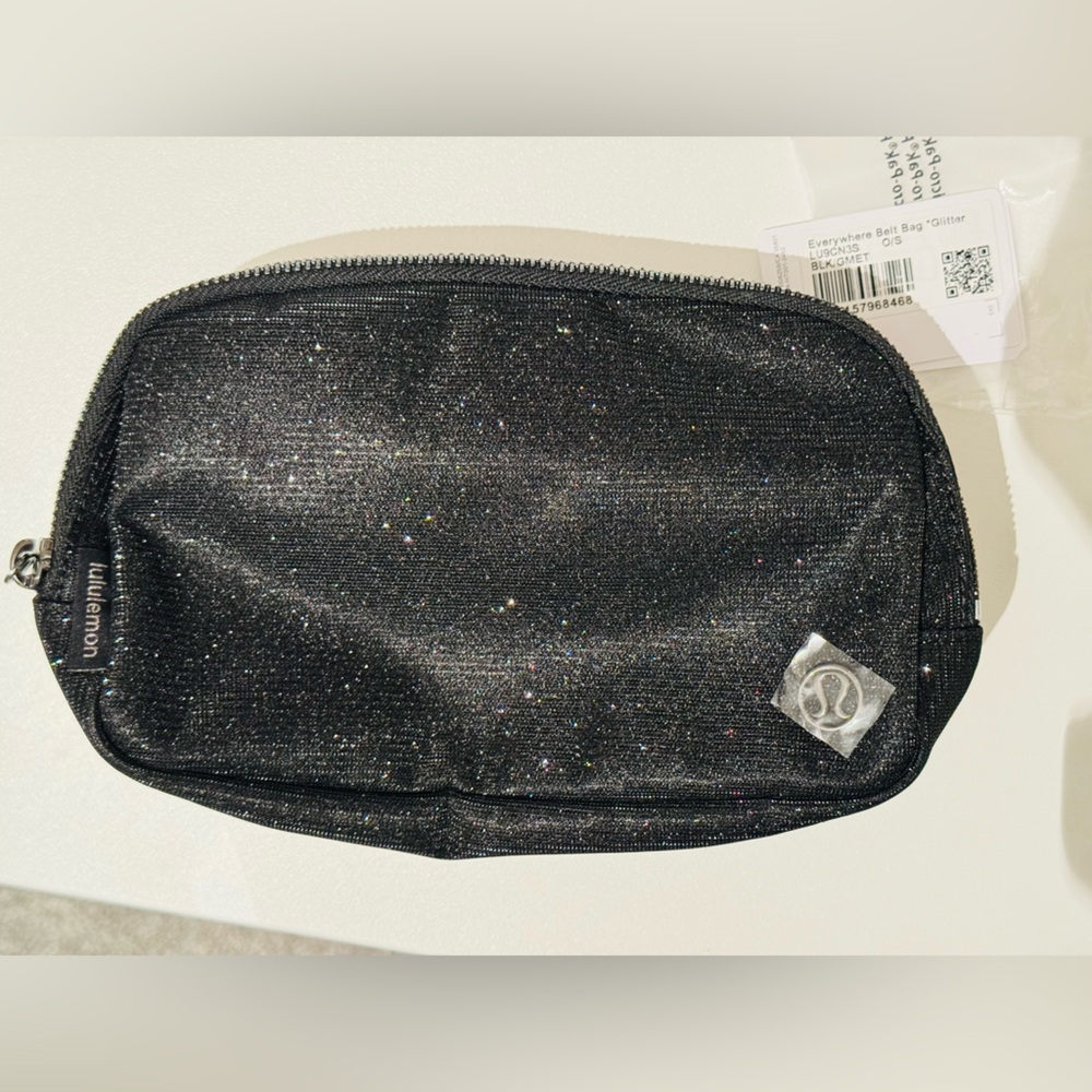 Lululemon Everywhere Belt Bag - Picture 9 of 14